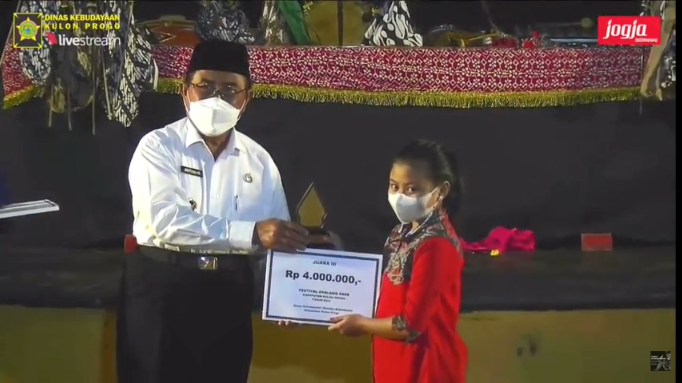 Dek Sanjo Raih Juara III dalam Festival Dalang Tahun 2021 Kulon Progo